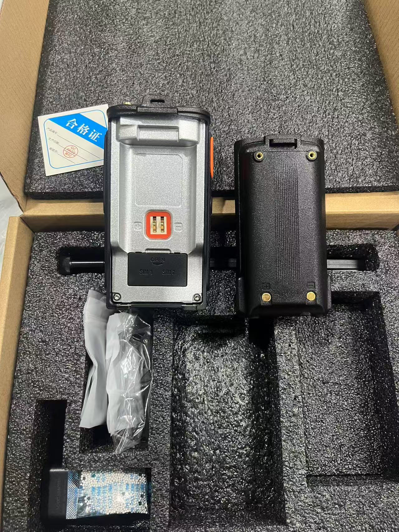 Handheld Ultra Wideband 100M-8000MHz Drone Detector 2KM Long Range Handheld FPV Capture UAV Drone Detector